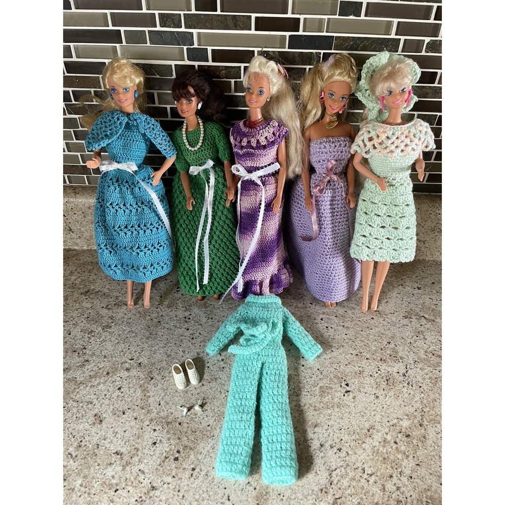 Lot of 5 Vtg 1966 Barbie Dolls Mattel Crocheted Outfits W/extra Outfit & Shoes